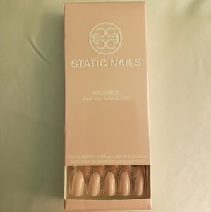 Static Nails